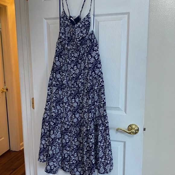 Floral cut out midi dress - Picture 4 of 5